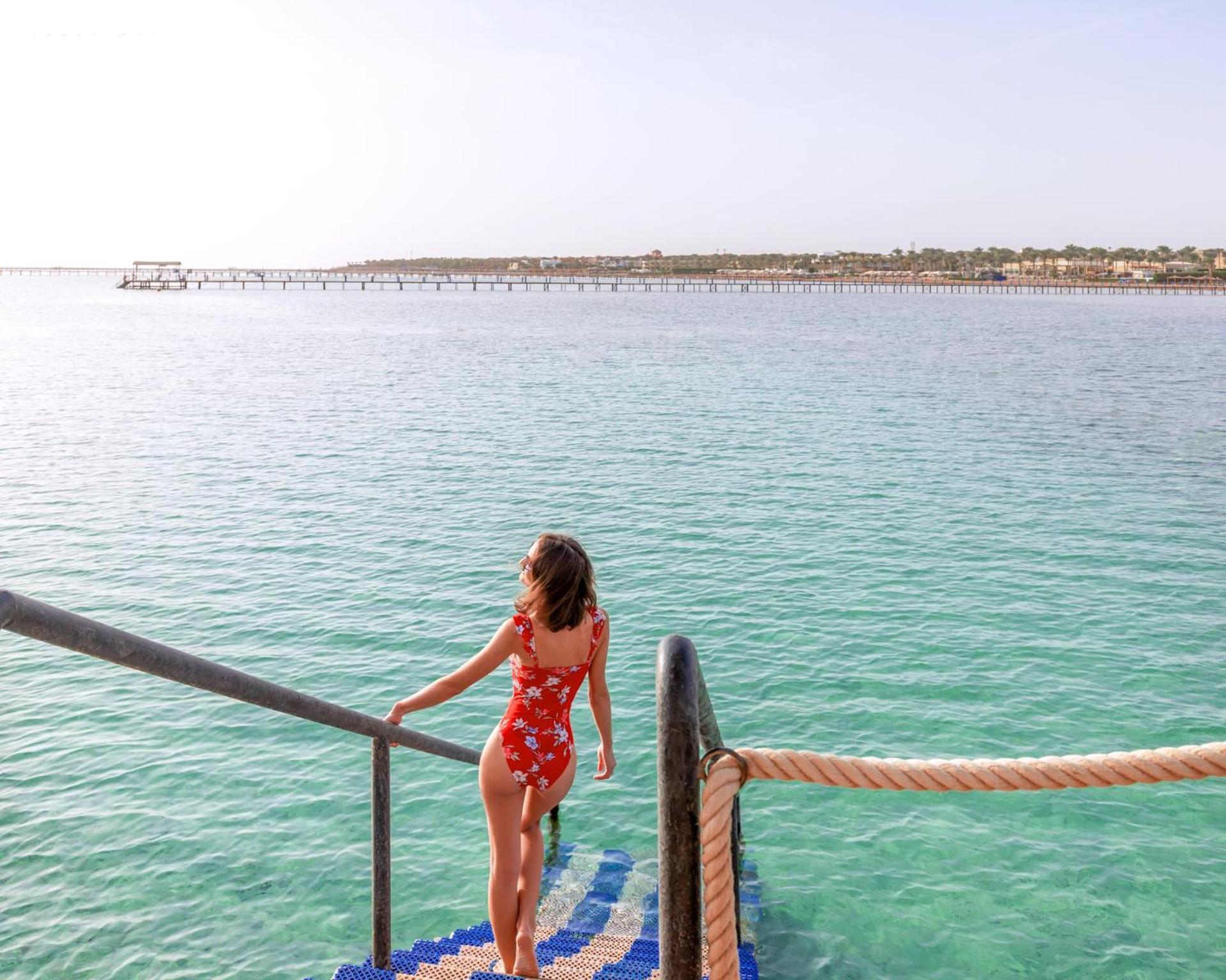 Pickalbatros Laguna Vista Aqua Park Sharm El Sheikk Exterior foto The pier of the island